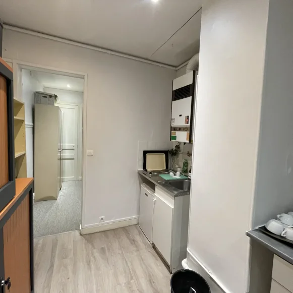 Espace indépendant 25 m² 4 postes Coworking Avenue du Coq Paris 75009 - photo 7