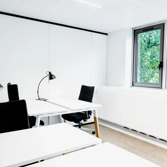 Bureau privé 22 m² 4 postes Coworking Rue de Rouvray Neuilly-sur-Seine 92200 - photo 1