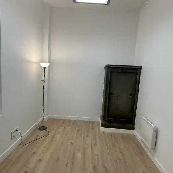 Bureau privé 10 m² 2 postes Location bureau Rue Mably Bordeaux 33000 - photo 1