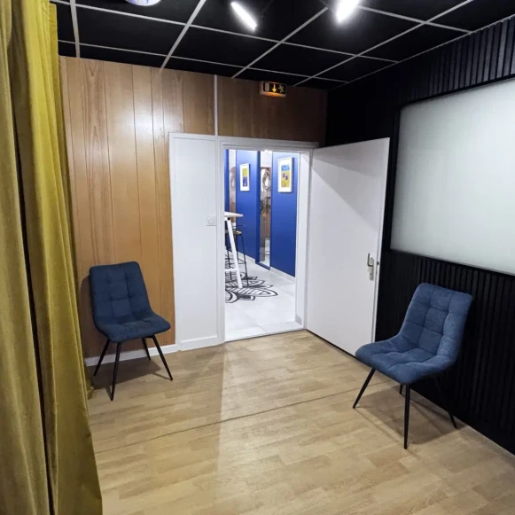 Bureau privé 13 m² 3 postes Location bureau Impasse Ampère La Roche-sur-Yon 85000 - photo 9