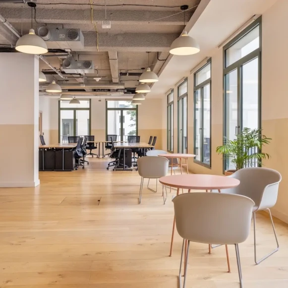 Bureau privé 14 m² 4 postes Coworking Rue des Archives Paris 75003 - photo 5