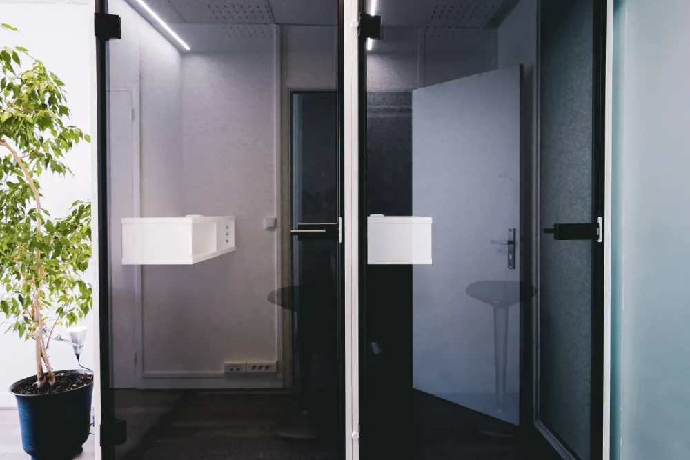 Espace indépendant - 75010 - 23 postes - 2300€