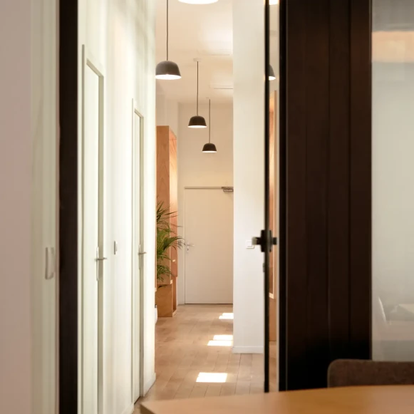 Espace indépendant 150 m² 20 postes Location bureau Avenue des Champs-Élysées Paris 75008 - photo 2