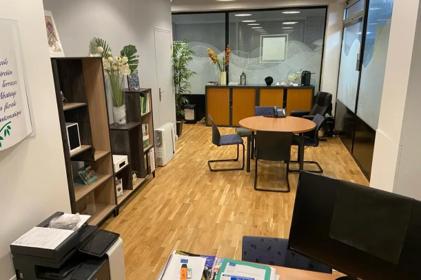 Espace indépendant - 75011 - 6 postes - 1000€