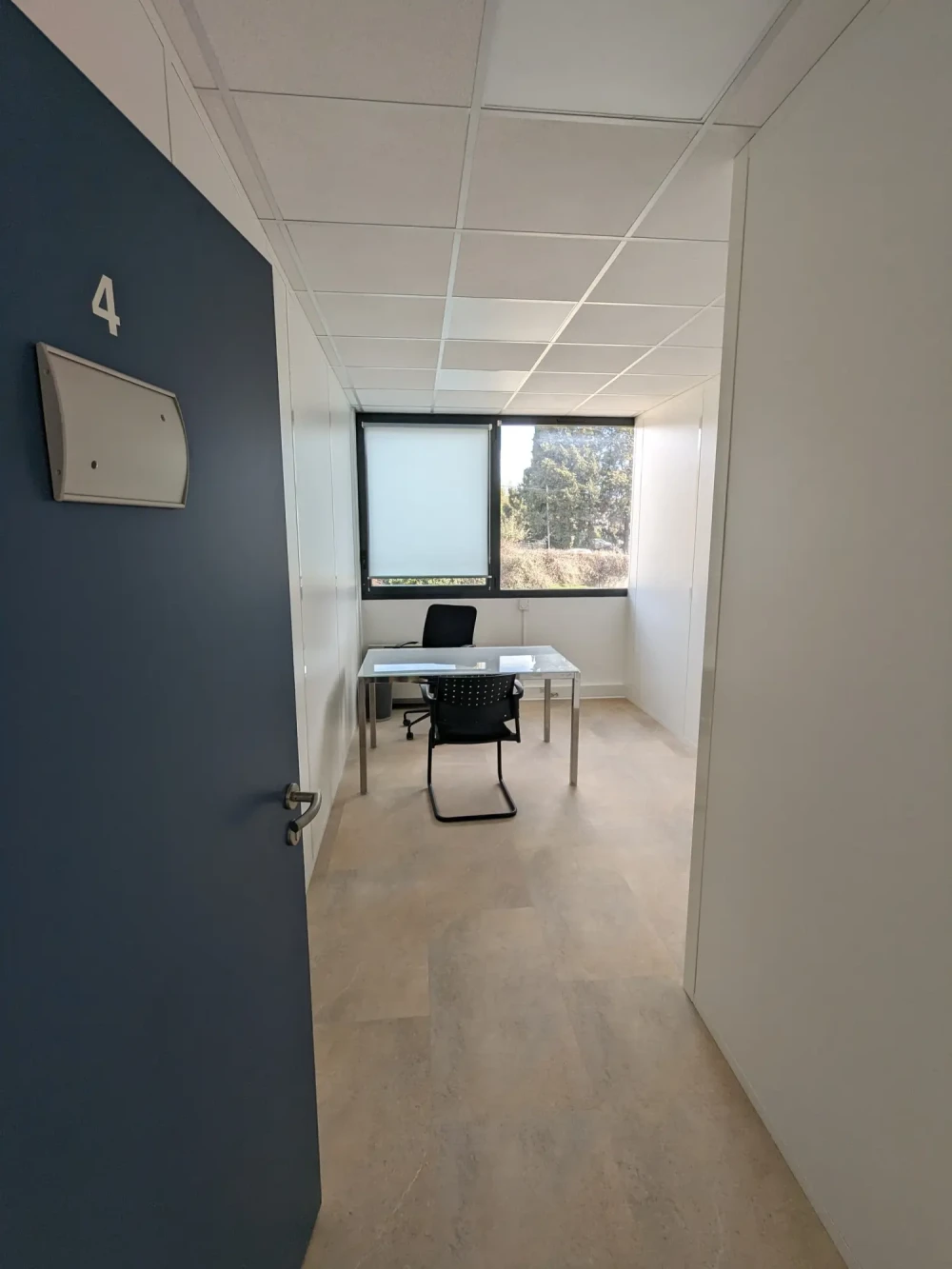 Bureau privé - 13590 - 2 postes - 420€