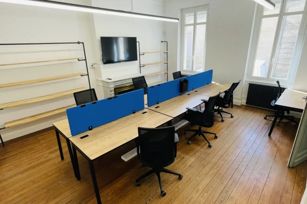 Bureau privé - 33000 - 7 postes - 2800€