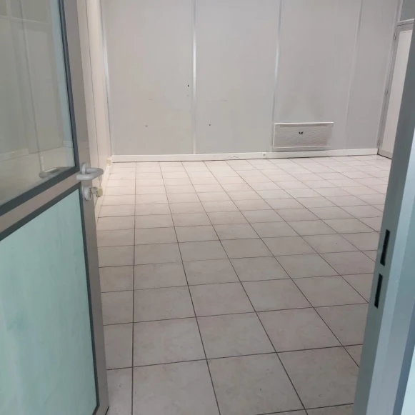 Bureau privé 5 m² 1 poste Location bureau Rue des Entrepreneurs Carrières-sur-Seine 78420 - photo 1