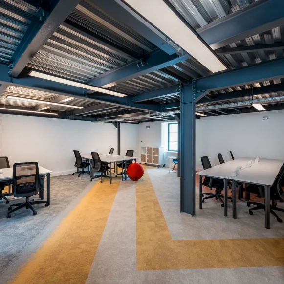 Bureau privé 57 m² 14 postes Location bureau Rue Succursale Bordeaux 33000 - photo 2