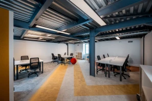 Bureau privé - 33000 - 14 postes - 3649€