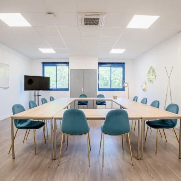 Open Space  20 postes Location bureau Rue Salvador Allende Poitiers 86000 - photo 1