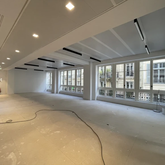 Bureau privé 200 m² 30 postes Location bureau Cité Paradis Paris 75010 - photo 1