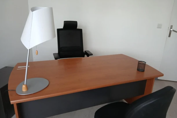 Bureau privé - 93120 - 2 postes - 555€
