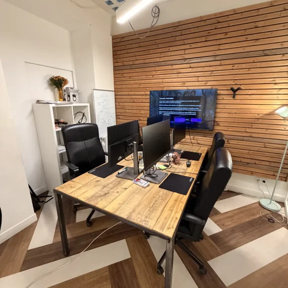 Bureau privé 9 m² 4 postes Coworking Rue Greneta Paris 75002 - photo 8