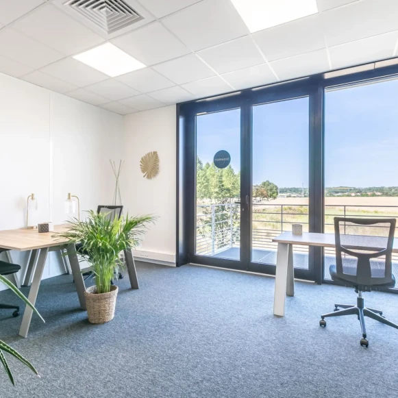 Bureau privé 17 m² 3 postes Coworking Rue de la Haye Schiltigheim 67300 - photo 1