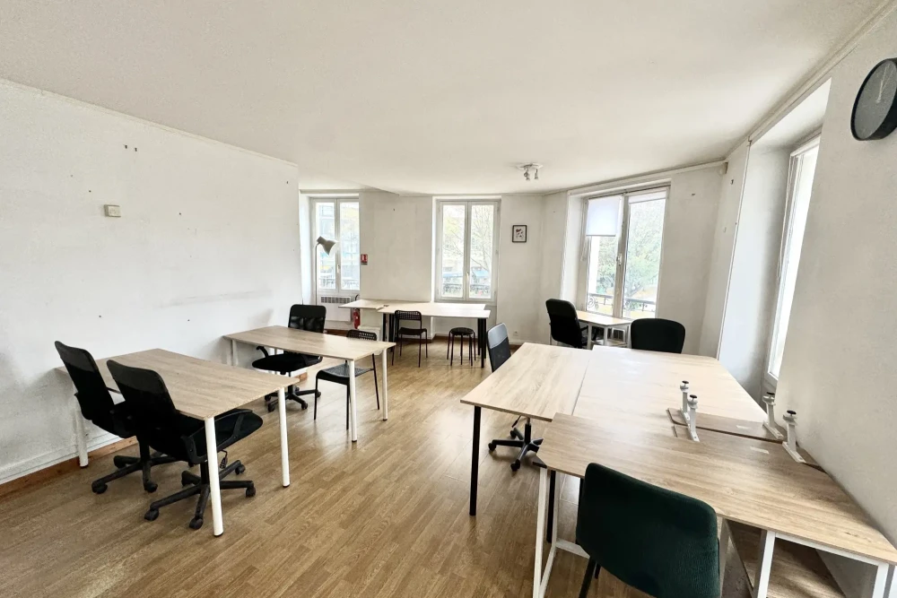 Espace indépendant - 75015 - 10 postes - 1900€