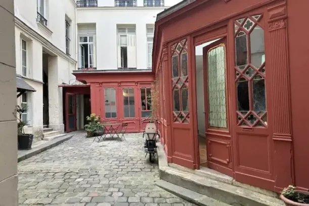 Espace indépendant - 75004 - 18 postes - 7950€