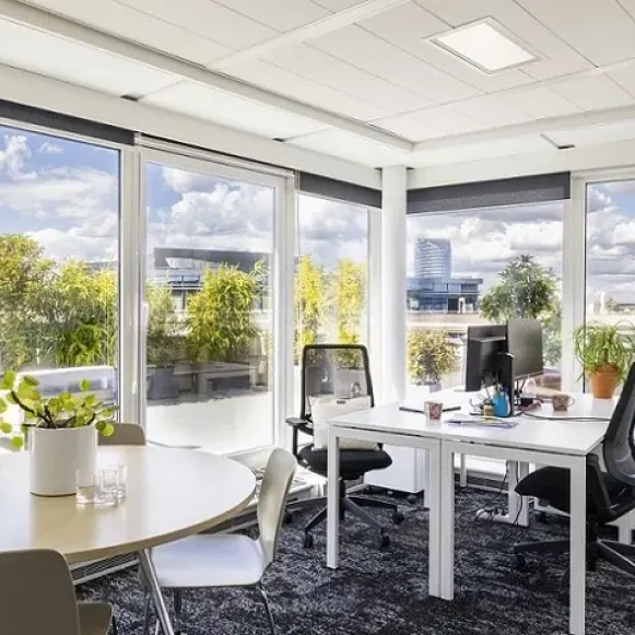 Bureau privé 8 m² 2 postes Coworking Rue du Gouverneur Général Éboué Issy-les-Moulineaux 92130 - photo 4