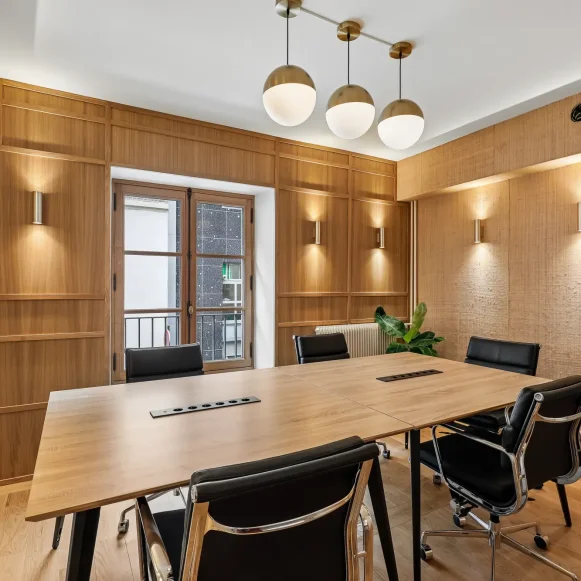 Bureau privé 14 m² 5 postes Location bureau Rue de Rouen Paris 75019 - photo 1