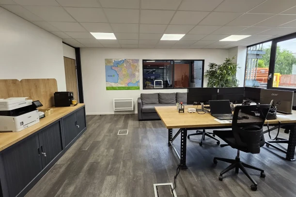 Bureau privé - 77380 - 4 postes - 650€