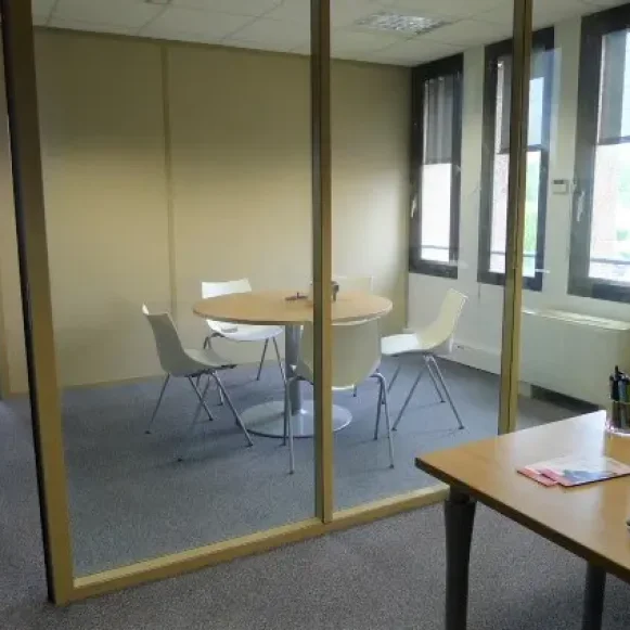 Bureau privé 40 m² 5 postes Location bureau Rue de la Découverte Labège 31670 - photo 4