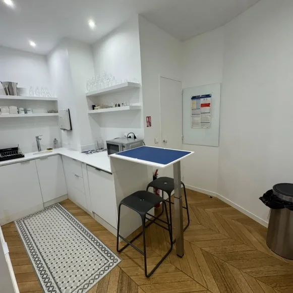 Open Space  3 postes Location bureau Rue Marbeuf Paris 75008 - photo 4