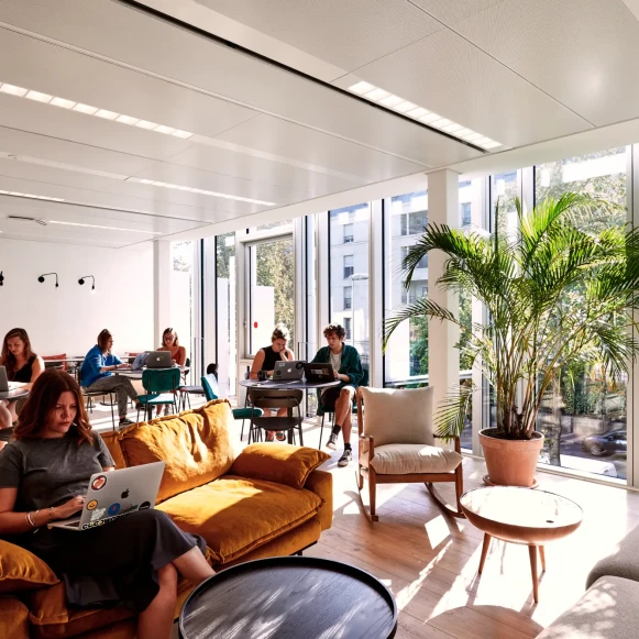 Bureau privé 56 m² 16 postes Coworking Rue de Clichy Saint-Ouen-sur-Seine 93400 - photo 1