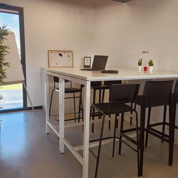 Bureau privé 12 m² 2 postes Location bureau Allée Alexander Bell Noyal-Châtillon-sur-Seiche 35230 - photo 1