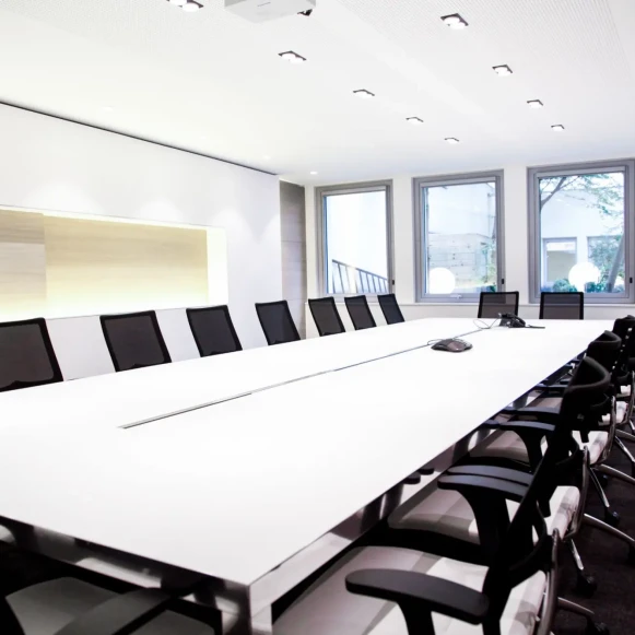 Bureau privé 38 m² 10 postes Location bureau Rue Quentin-Bauchart Paris 75008 - photo 1