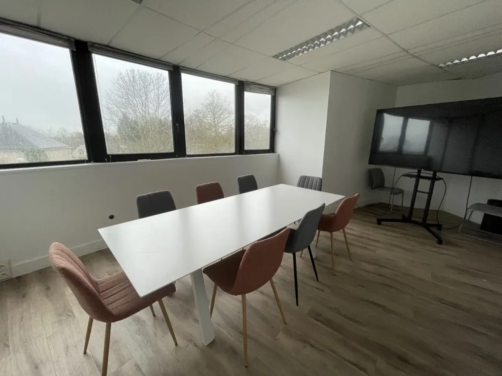 Bureau privé - 45800 - 2 postes - 620€