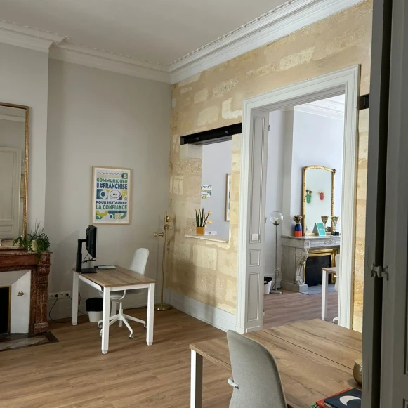 Open Space  4 postes Location bureau Rue Paul Berthelot Bordeaux 33300 - photo 3