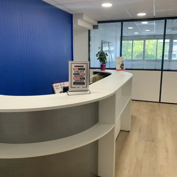 Bureau privé 15 m² 2 postes Location bureau Avenue de Creil Senlis 60300 - photo 2