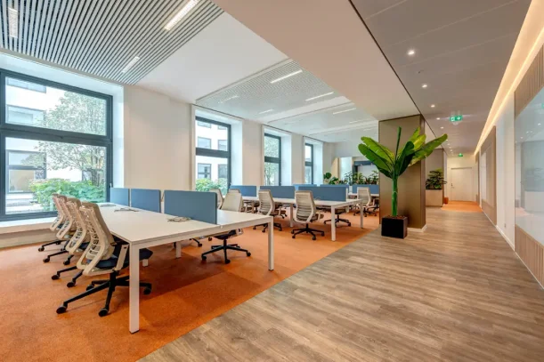 Espace indépendant - 75008 - 80 postes - 56220€
