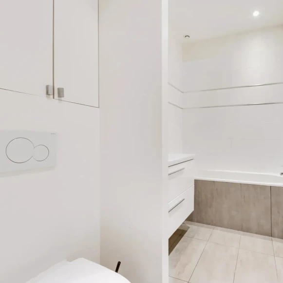 Bureau privé 18 m² 5 postes Location bureau Rue Saint-Lazare Paris 75009 - photo 1