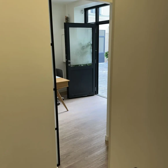 Bureau privé 17 m² 3 postes Coworking Rue Bréa Paris 75006 - photo 11