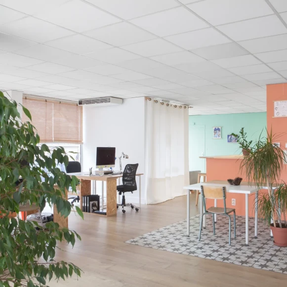 Open Space  10 postes Location bureau Rue Jean de la Fontaine La Roche-Bernard 56130 - photo 5