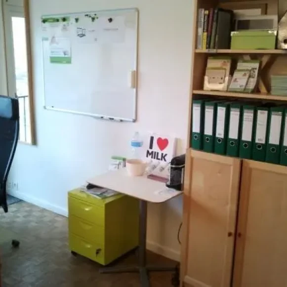 Bureau privé 42 m² 6 postes Coworking Boulevard du Montparnasse Paris 75015 - photo 2