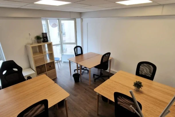 Bureau privé - 75017 - 6 postes - 2400€