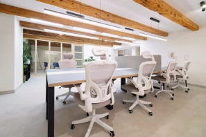 Espace indépendant - 13006 - 16 postes - 5440€