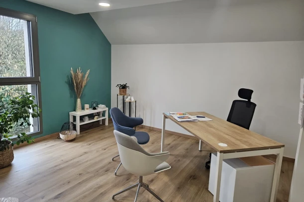 Bureau privé - 37270 - 3 postes - 550€