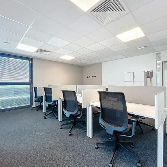 Open Space  1 poste Coworking Rue de la Milletière Tours 37100 - photo 1