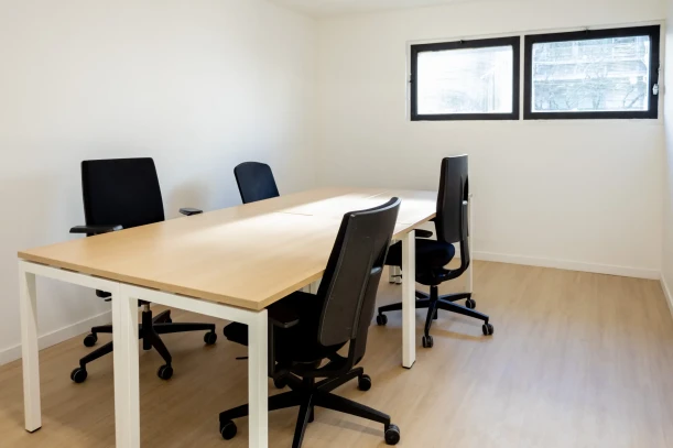 Bureau privé - 75012 - 4 postes - 1200€