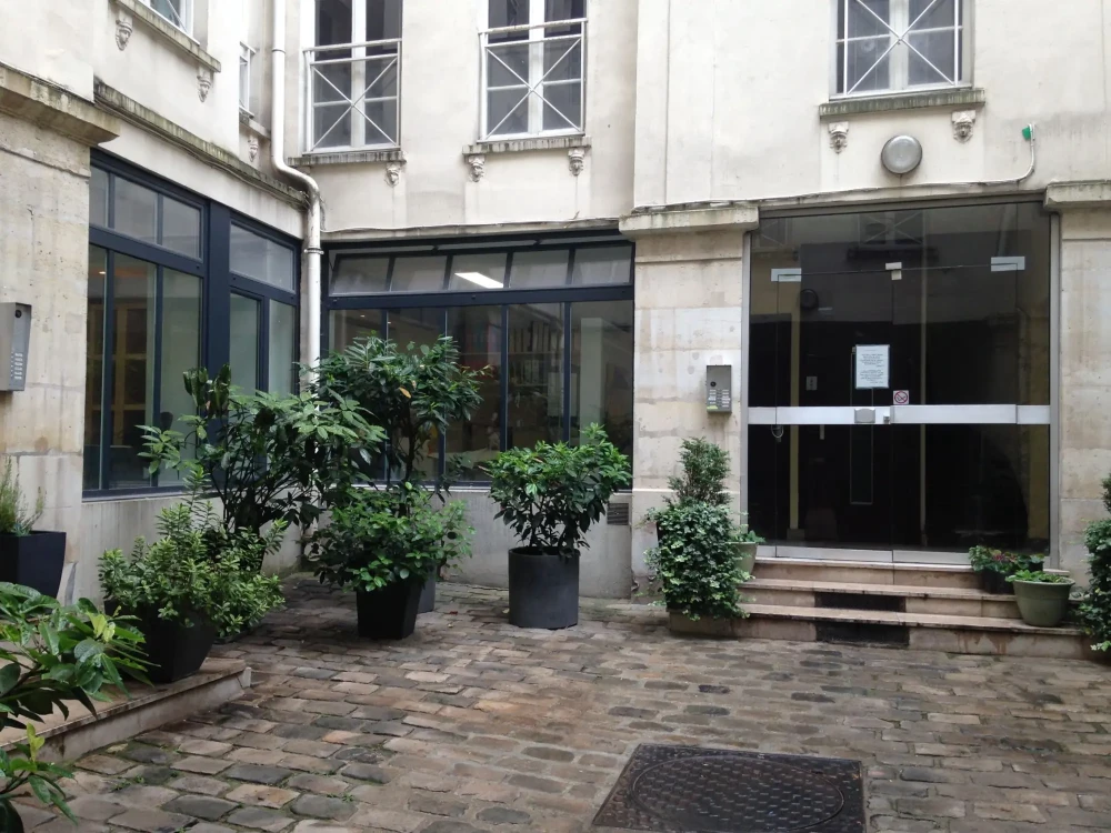 Open Space - 75002 - 2 postes - 320€