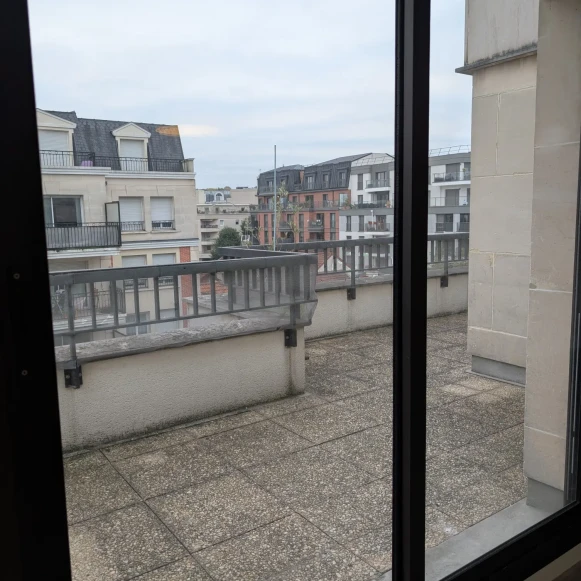 Bureau privé 32 m² 5 postes Location bureau Avenue du Général de Gaulle Rosny-sous-Bois 93110 - photo 3