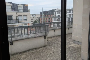 Bureau privé - 93110 - 5 postes - 1400€