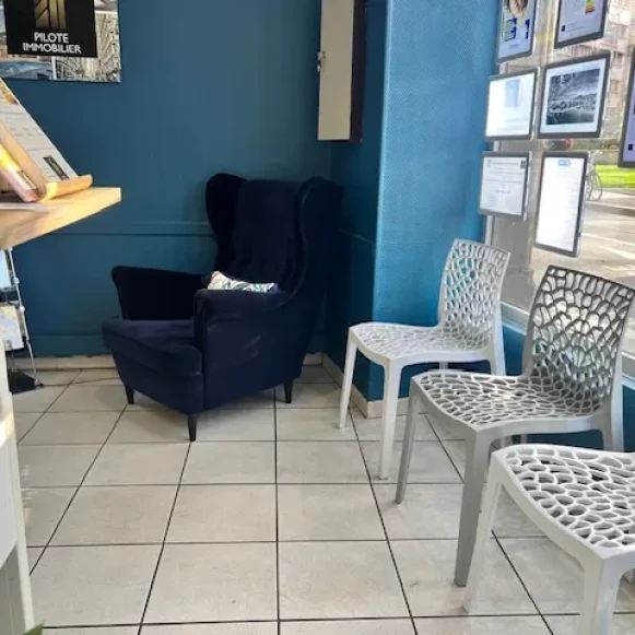 Bureau privé 24 m² 3 postes Coworking Rue d'Aubuisson Toulouse 31000 - photo 3