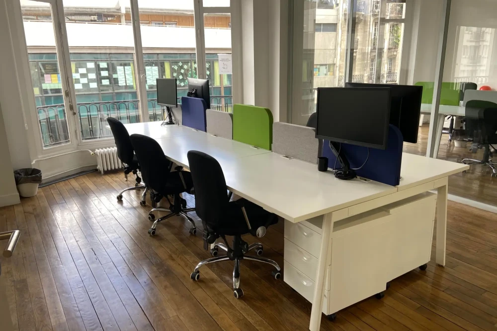 Bureau privé - 75004 - 6 postes - 2000€