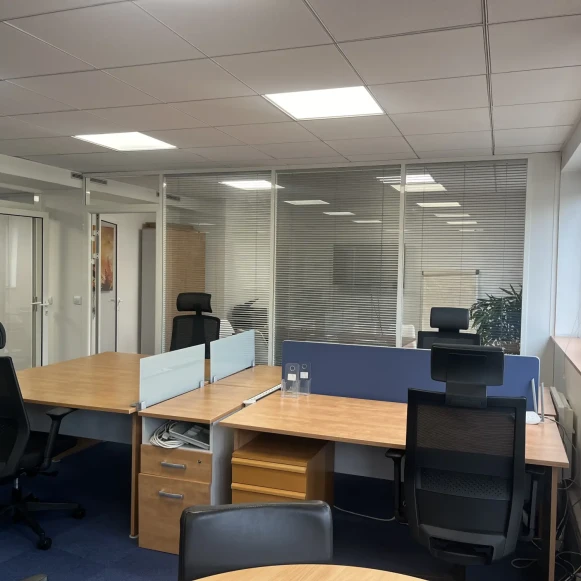 Bureau privé 64 m² 10 postes Location bureau Boulevard de Strasbourg Paris 75010 - photo 6