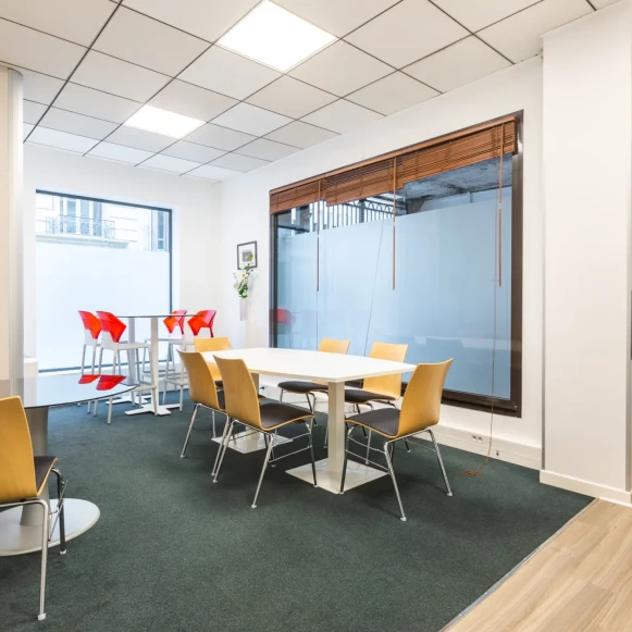 Bureau privé 8 m² 1 poste Coworking Rue des Petits Hôtels Paris 75010 - photo 4