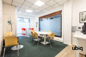 Bureau privé - 75010 - 1 poste - 1100€
