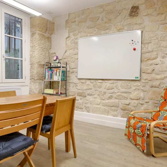 Espace indépendant 70 m² 15 postes Coworking Rue de Jarente Paris 75004 - photo 5